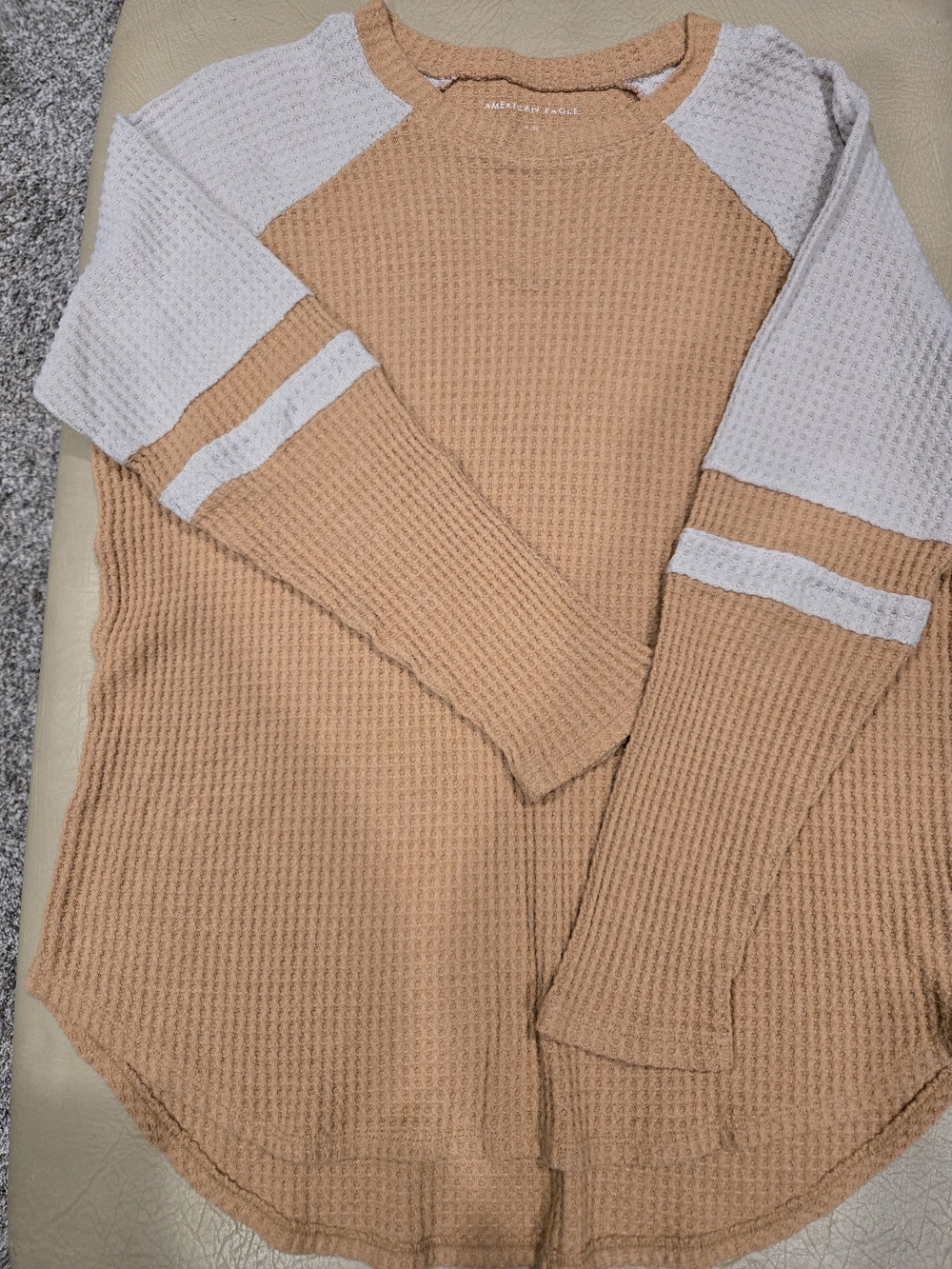 American Eagle Outfitters Men's Tan and Cream Waffle-Knit Pullover Sweater